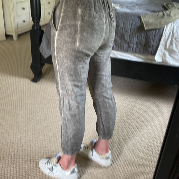 Theory joggers size 0 - Picture 2 of 6